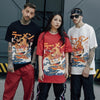 T-shirt Ramen noir, blanc et rouge de marque japonaise Gotei porté par trois mannequins Japonais (deux hommes et une femme)